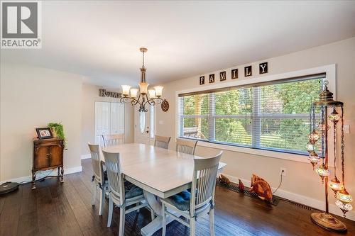 6010 Harrop-Procter Road, Nelson, BC - Indoor Photo Showing Dining Room