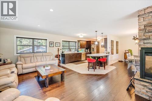 6010 Harrop-Procter Road, Nelson, BC - Indoor Photo Showing Living Room With Fireplace
