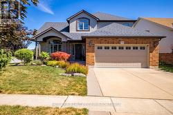 38 NICHOLAS DRIVE  St. Catharines (Rykert/Vansickle), ON L2S 4C5