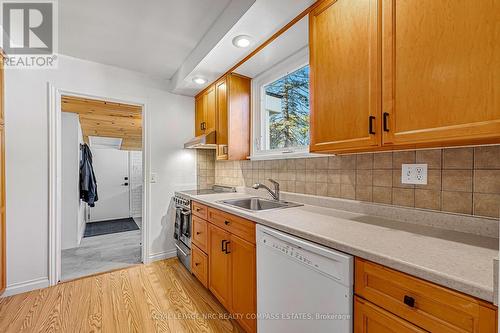 317 Beachview Avenue, Fort Erie (Crescent Park), ON - Indoor Photo Showing Kitchen