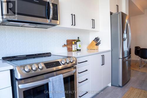 2057 Caltra Crescent, Ottawa, ON - Indoor Photo Showing Kitchen With Stainless Steel Kitchen