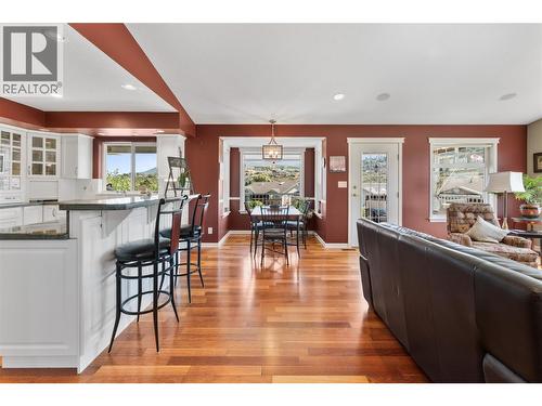 519 5Th Street, Vernon, BC - Indoor