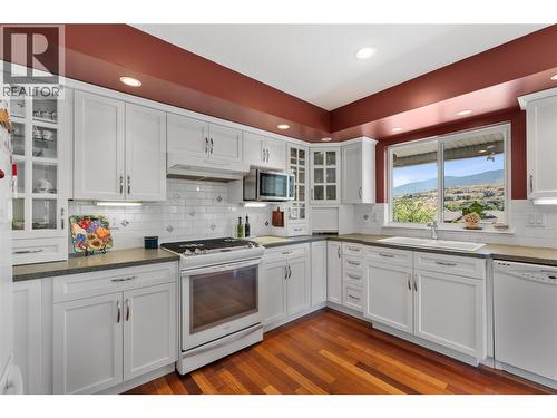 519 5Th Street, Vernon, BC - Indoor Photo Showing Kitchen