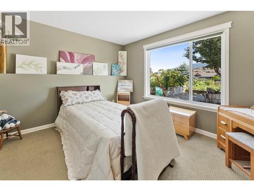519 5Th Street, Vernon, BC - Indoor Photo Showing Bedroom