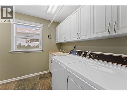 519 5Th Street, Vernon, BC - Indoor Photo Showing Laundry Room