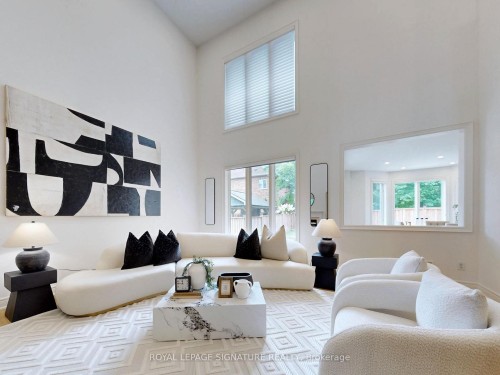 2238 Lyndhurst Drive, Oakville, ON - Indoor Photo Showing Living Room