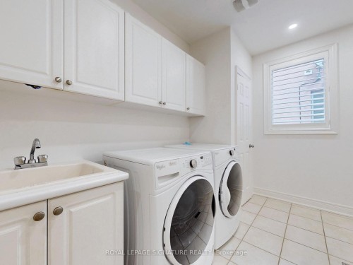 2238 Lyndhurst Drive, Oakville, ON - Indoor Photo Showing Laundry Room