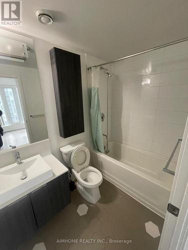 2705 - 68 Shuter Street, Toronto, ON - Indoor Photo Showing Bathroom