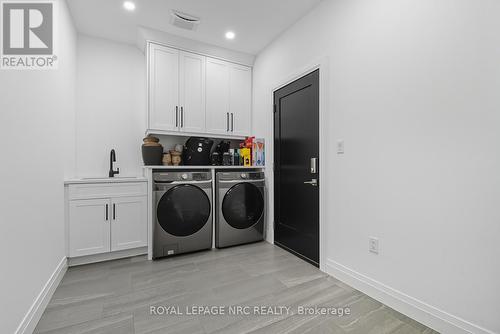 1007 Clare Avenue, Pelham (Fonthill), ON - Indoor Photo Showing Laundry Room