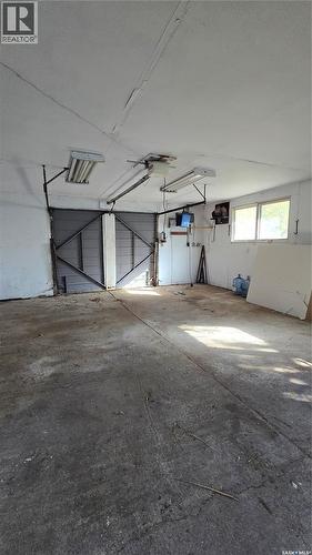 716 Gregson Street, Oxbow, SK - Indoor Photo Showing Garage