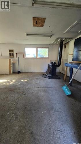 716 Gregson Street, Oxbow, SK - Indoor Photo Showing Garage