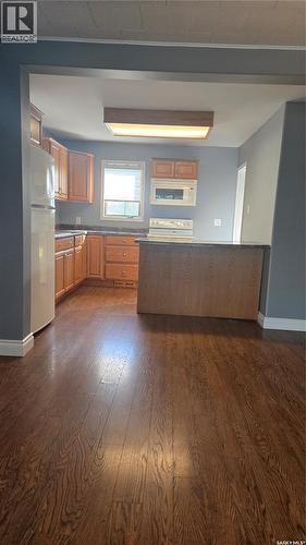 716 Gregson Street, Oxbow, SK - Indoor Photo Showing Kitchen