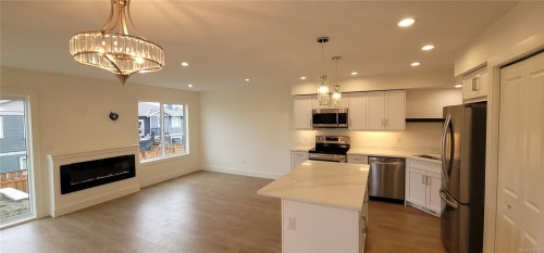 6258 Old Mill Rd, Duncan, BC - Indoor Photo Showing Kitchen With Fireplace With Upgraded Kitchen