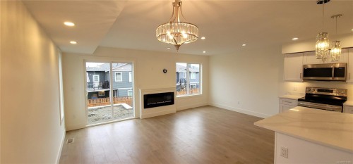 6258 Old Mill Rd, Duncan, BC - Indoor With Fireplace