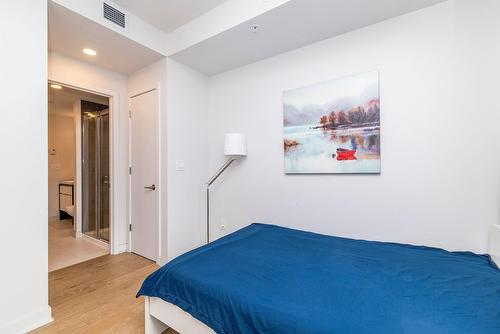 Chambre à coucher - 902-1188 Rue St-Antoine O., Montréal (Ville-Marie), QC - Indoor Photo Showing Bedroom