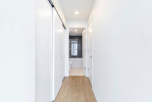 Penderie (Walk-in) - 902-1188 Rue St-Antoine O., Montréal (Ville-Marie), QC - Indoor Photo Showing Other Room