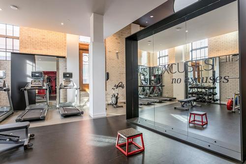 Salle d'exercice - 902-1188 Rue St-Antoine O., Montréal (Ville-Marie), QC - Indoor Photo Showing Gym Room