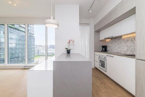 Cuisine - 902-1188 Rue St-Antoine O., Montréal (Ville-Marie), QC - Indoor Photo Showing Kitchen