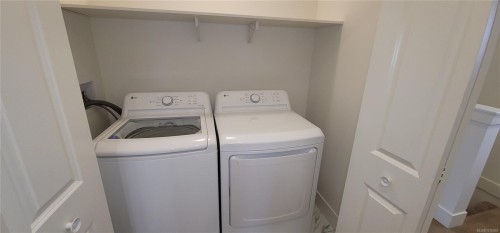 6260 Old Mill Rd, Duncan, BC - Indoor Photo Showing Laundry Room