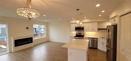 6260 Old Mill Rd, Duncan, BC - Indoor Photo Showing Kitchen With Fireplace With Upgraded Kitchen
