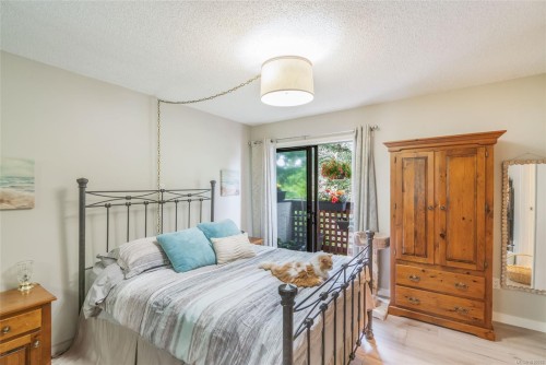 201-309 Morison Ave, Parksville, BC - Indoor Photo Showing Bedroom