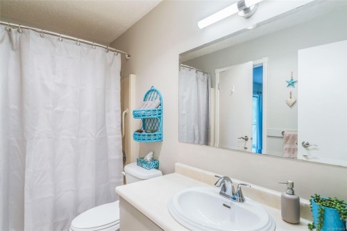 201-309 Morison Ave, Parksville, BC - Indoor Photo Showing Bathroom