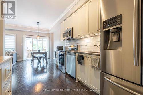 26 Deneb Street, Barrie, ON - Indoor Photo Showing Kitchen With Stainless Steel Kitchen With Upgraded Kitchen