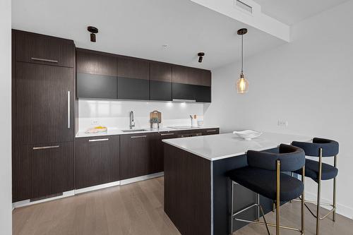 Kitchen - 2206-628 Rue St-Jacques, Montréal (Ville-Marie), QC - Indoor Photo Showing Kitchen With Upgraded Kitchen