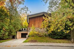 66 Av. McNider  Montréal (Outremont), QC H2V 2X6