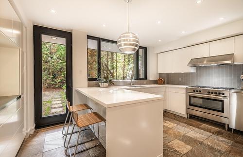 Cuisine - 66 Av. Mcnider, Montréal (Outremont), QC - Indoor Photo Showing Kitchen With Upgraded Kitchen