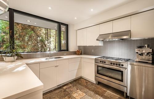 Cuisine - 66 Av. Mcnider, Montréal (Outremont), QC - Indoor Photo Showing Kitchen With Upgraded Kitchen