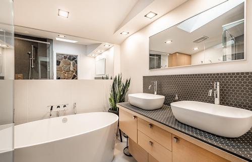 Salle de bains - 66 Av. Mcnider, Montréal (Outremont), QC - Indoor Photo Showing Bathroom