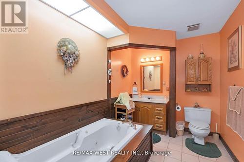 5878 4Th Line, New Tecumseth, ON - Indoor Photo Showing Bathroom