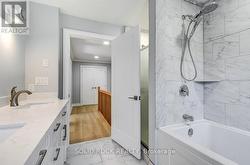 5 Piece Main Bathroom Soaker Tub - 