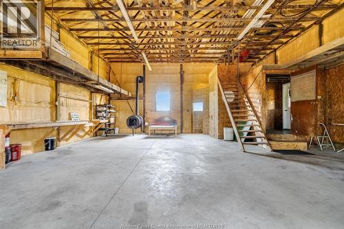 10350 Richardson Sideroad, Tilbury West, ON - Indoor Photo Showing Garage