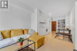 925 - 10 CAPREOL COURT  Toronto, ON M5V 4B3