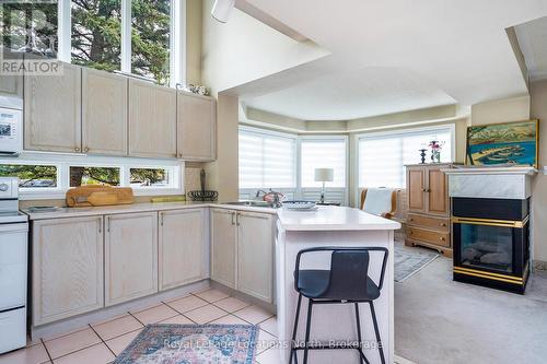 166 Fairway Crescent, Collingwood, ON - Indoor Photo Showing Kitchen
