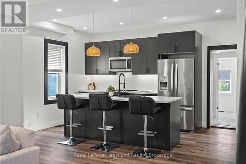 15 Queen Street E, Minto, ON - Indoor Photo Showing Kitchen With Upgraded Kitchen