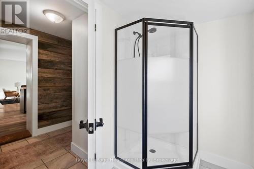 15 Queen Street E, Minto, ON - Indoor Photo Showing Bathroom