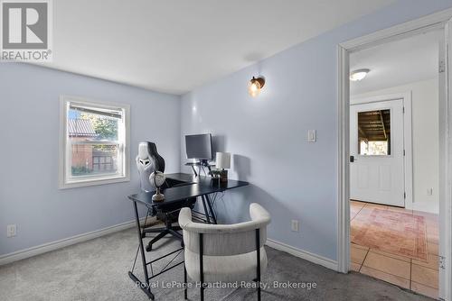 15 Queen Street E, Minto, ON - Indoor Photo Showing Office