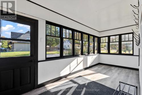 15 Queen Street E, Minto, ON - Indoor Photo Showing Other Room