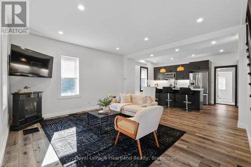 15 Queen Street E, Minto, ON - Indoor Photo Showing Living Room