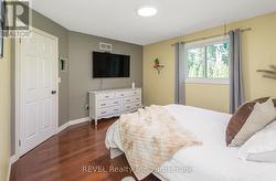 primary suite - hardwood floors - 