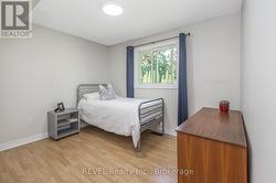 bedroom - laminate floors - 