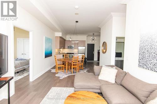 1207 - 35 Fontenay Court, Toronto, ON - Indoor Photo Showing Living Room
