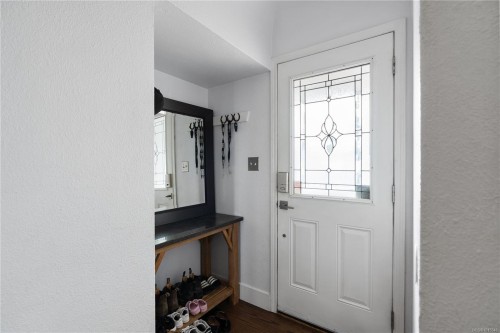 3235 Admirals Rd, Saanich, BC 