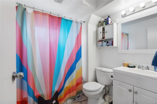 3235 Admirals Rd, Saanich, BC 