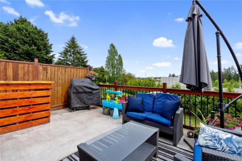 3235 Admirals Rd, Saanich, BC 