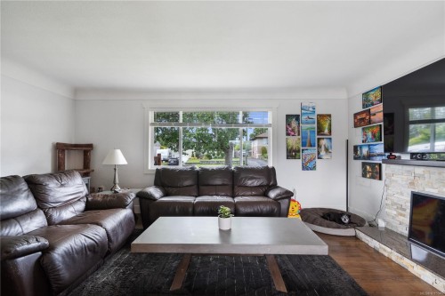 3235 Admirals Rd, Saanich, BC 