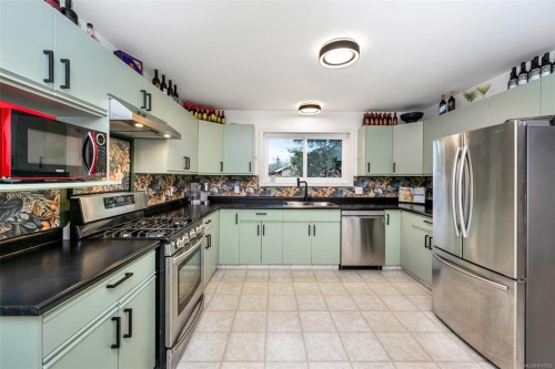 1047 Marchmont Rd, Duncan, BC 